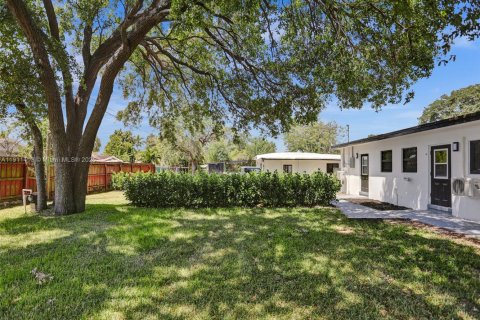 Immobilier commercial à vendre à Fort Lauderdale, Floride: 166.76 m2 № 1967298 - photo 6