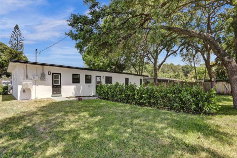 Immobilier commercial à vendre à Fort Lauderdale, Floride: 166.76 m2 № 1967298 - photo 4