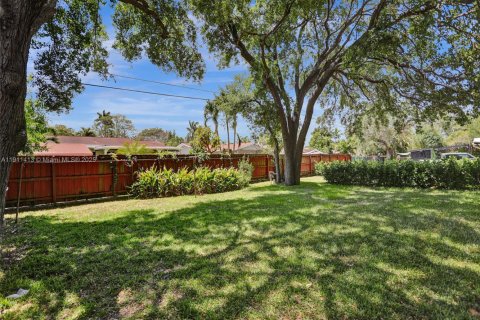 Immobilier commercial à vendre à Fort Lauderdale, Floride: 166.76 m2 № 1967298 - photo 8