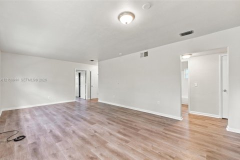 Villa ou maison à vendre à Miami Gardens, Floride: 3 chambres, 104.61 m2 № 2429751 - photo 19