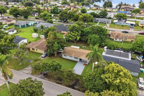 Villa ou maison à vendre à Miami Gardens, Floride: 3 chambres, 104.61 m2 № 2429751 - photo 6
