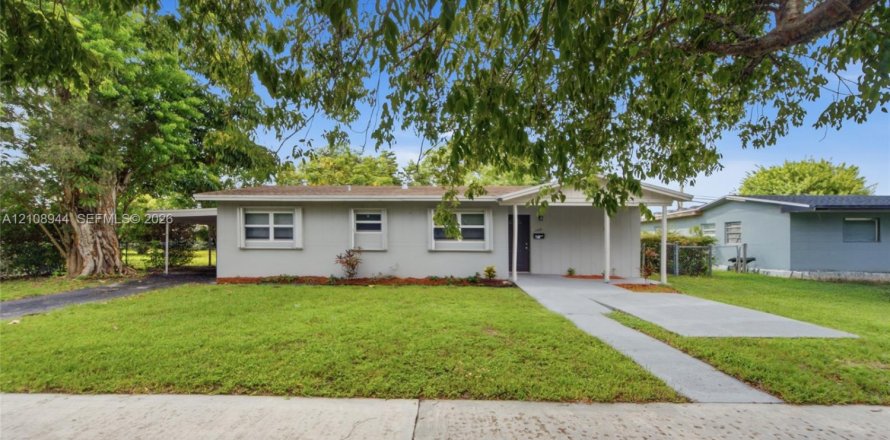 Villa ou maison à Miami Gardens, Floride 3 chambres, 104.61 m2 № 2429751