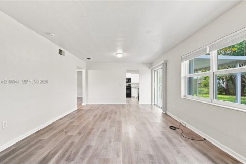 Villa ou maison à vendre à Miami Gardens, Floride: 3 chambres, 104.61 m2 № 2429751 - photo 17
