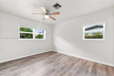 Villa ou maison à vendre à Miami Gardens, Floride: 3 chambres, 104.61 m2 № 2429751 - photo 11