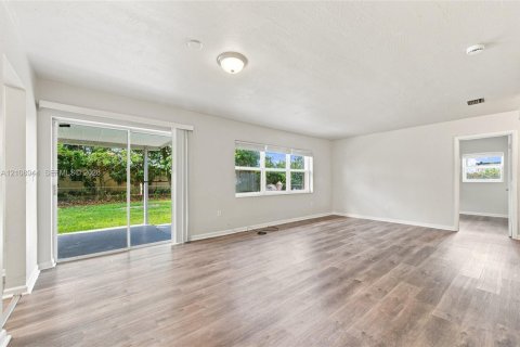 Villa ou maison à vendre à Miami Gardens, Floride: 3 chambres, 104.61 m2 № 2429751 - photo 20