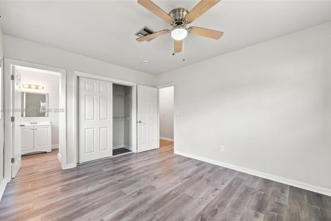 Villa ou maison à vendre à Miami Gardens, Floride: 3 chambres, 104.61 m2 № 2429751 - photo 13