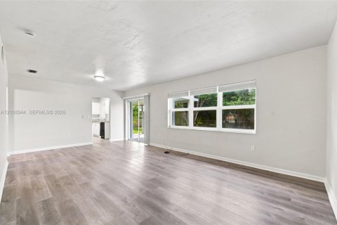 Villa ou maison à vendre à Miami Gardens, Floride: 3 chambres, 104.61 m2 № 2429751 - photo 16