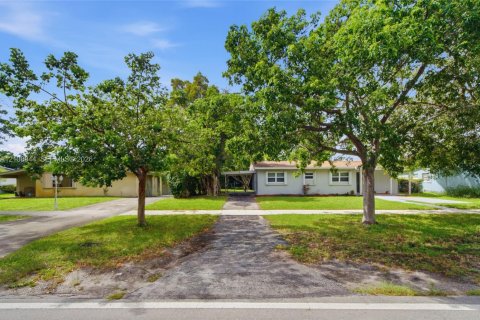 Villa ou maison à vendre à Miami Gardens, Floride: 3 chambres, 104.61 m2 № 2429751 - photo 10