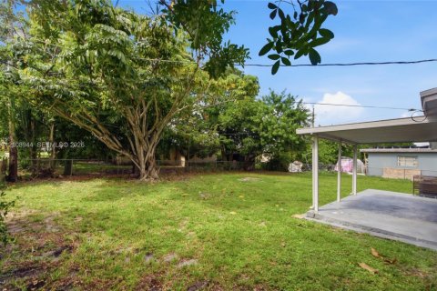 Villa ou maison à vendre à Miami Gardens, Floride: 3 chambres, 104.61 m2 № 2429751 - photo 2