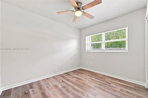 Villa ou maison à vendre à Miami Gardens, Floride: 3 chambres, 104.61 m2 № 2429751 - photo 25