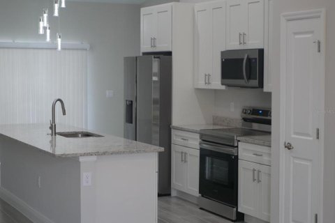 Villa ou maison à louer à Poinciana, Floride: 4 chambres, 167.22 m2 № 2394014 - photo 7