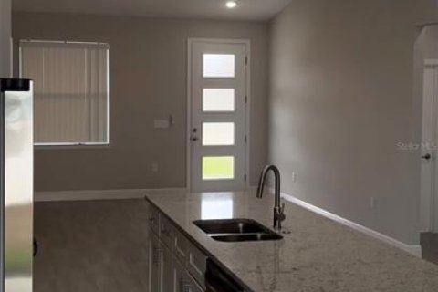Villa ou maison à louer à Poinciana, Floride: 4 chambres, 167.22 m2 № 2394014 - photo 10