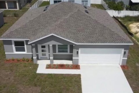 Villa ou maison à Poinciana, Floride 4 chambres, 167.22 m2 № 2394014