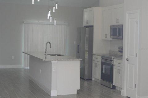 Villa ou maison à louer à Poinciana, Floride: 4 chambres, 167.22 m2 № 2394014 - photo 9