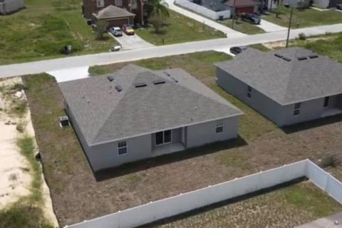 Villa ou maison à louer à Poinciana, Floride: 4 chambres, 167.22 m2 № 2394014 - photo 13
