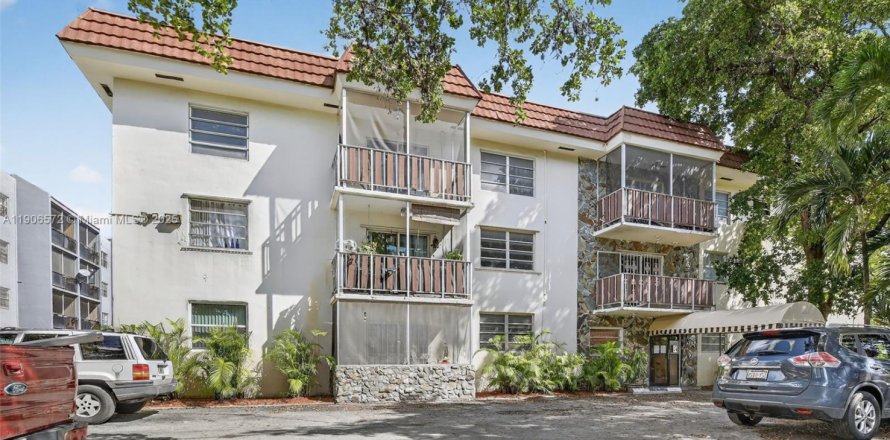 Condo à North Miami, Floride, 2 chambres  № 1957132