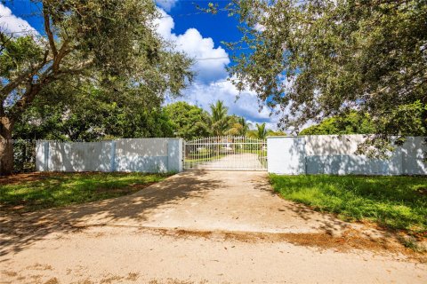 Купить виллу или дом в Хомстед, Флорида 3 спальни, 156.17м2, № 1983180 - фото 9