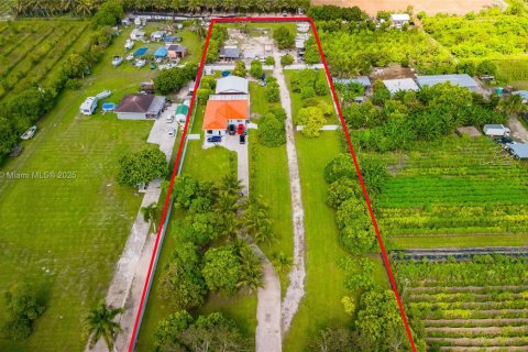 Купить виллу или дом в Хомстед, Флорида 3 спальни, 156.17м2, № 1983180 - фото 14