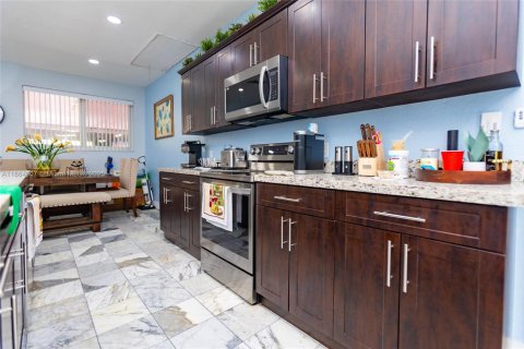 Купить виллу или дом в Хомстед, Флорида 3 спальни, 156.17м2, № 1983180 - фото 29