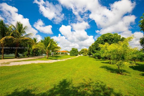 Купить виллу или дом в Хомстед, Флорида 3 спальни, 156.17м2, № 1983180 - фото 20