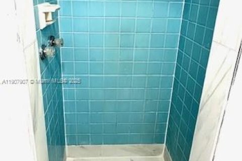 Apartamento en alquiler en Miami Beach, Florida, 2 dormitorios, 467.48 m2 № 1967711 - foto 11