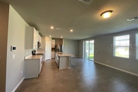 Villa ou maison à louer à Zephyrhills, Floride: 3 chambres, 182.46 m2 № 2156450 - photo 7