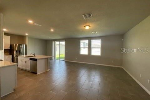 Villa ou maison à louer à Zephyrhills, Floride: 3 chambres, 182.46 m2 № 2156450 - photo 5