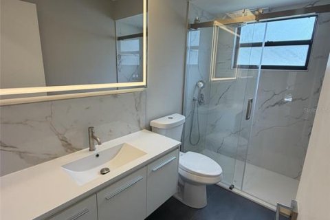 Copropriété à vendre à Sarasota, Floride: 2 chambres, 113.43 m2 № 2345036 - photo 10