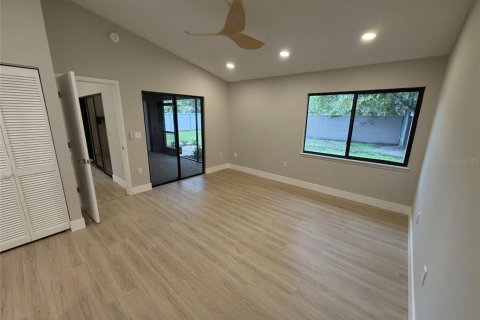 Copropriété à vendre à Sarasota, Floride: 2 chambres, 113.43 m2 № 2345036 - photo 12