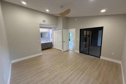 Copropriété à vendre à Sarasota, Floride: 2 chambres, 113.43 m2 № 2345036 - photo 13