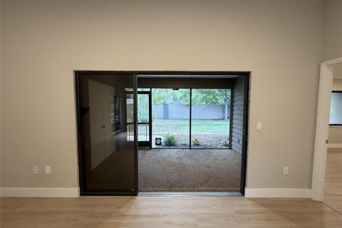 Copropriété à vendre à Sarasota, Floride: 2 chambres, 113.43 m2 № 2345036 - photo 16
