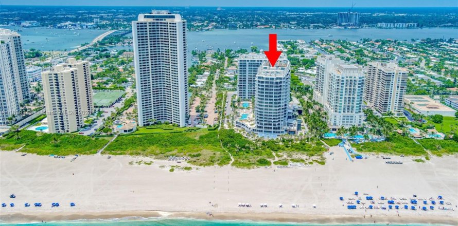 Condominio en Riviera Beach, Florida, 2 dormitorios № 1874929