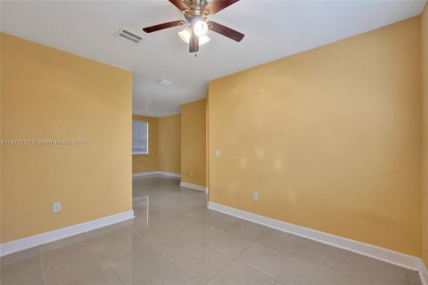 Townhouse in Homestead, Florida 3 bedrooms, 128.11 sq.m. № 1923951 - photo 28