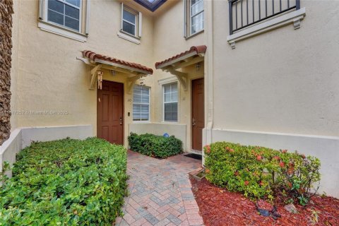 Townhouse in Homestead, Florida 3 bedrooms, 128.11 sq.m. № 1923951 - photo 1