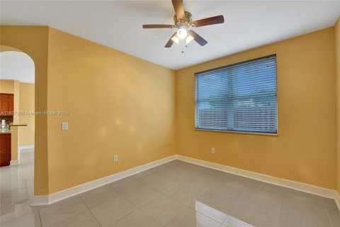Townhouse in Homestead, Florida 3 bedrooms, 128.11 sq.m. № 1923951 - photo 29