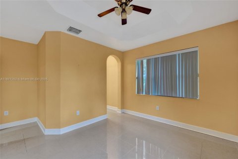 Townhouse in Homestead, Florida 3 bedrooms, 128.11 sq.m. № 1923951 - photo 6