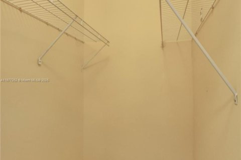 Townhouse in Homestead, Florida 3 bedrooms, 128.11 sq.m. № 1923951 - photo 3