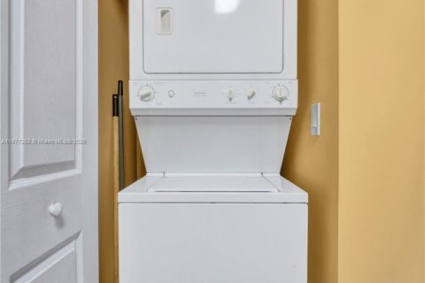 Townhouse in Homestead, Florida 3 bedrooms, 128.11 sq.m. № 1923951 - photo 18