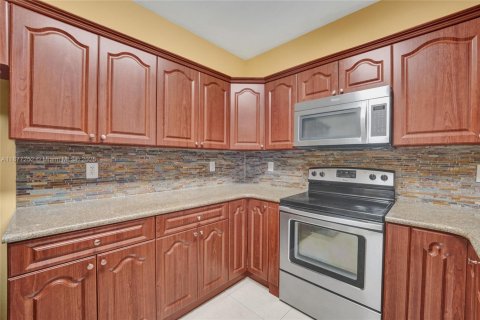 Townhouse in Homestead, Florida 3 bedrooms, 128.11 sq.m. № 1923951 - photo 19