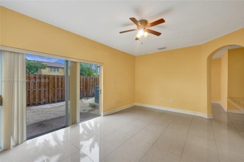 Townhouse in Homestead, Florida 3 bedrooms, 128.11 sq.m. № 1923951 - photo 22