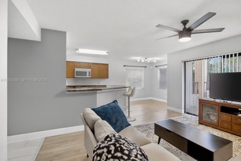 Купить кондоминиум в Санрайз, Флорида 1 спальня, 70.05м2, № 2008483 - фото 4