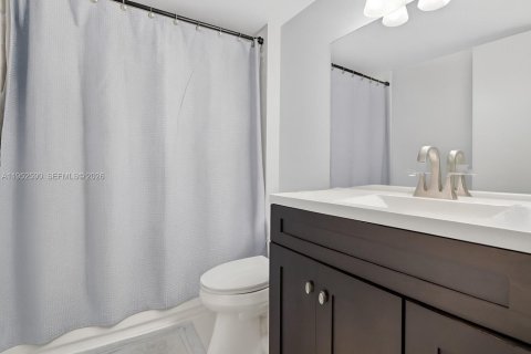 Купить кондоминиум в Санрайз, Флорида 1 спальня, 70.05м2, № 2008483 - фото 17