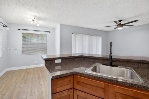 Купить кондоминиум в Санрайз, Флорида 1 спальня, 70.05м2, № 2008483 - фото 10