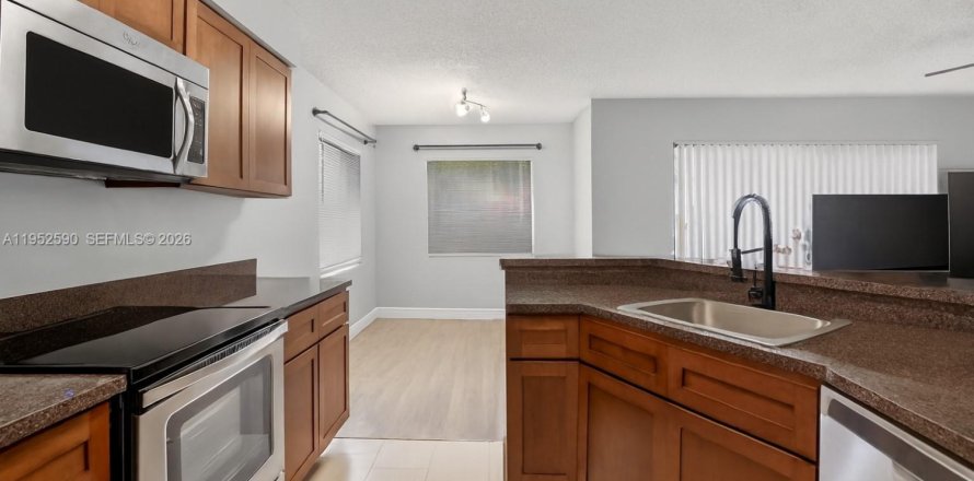 Кондоминиум с 1 спальней в Санрайз, Флорида № 2008483