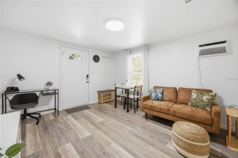 House in Gainesville, Florida 1 bedroom, 39.3 sq.m. № 2234446 - photo 6