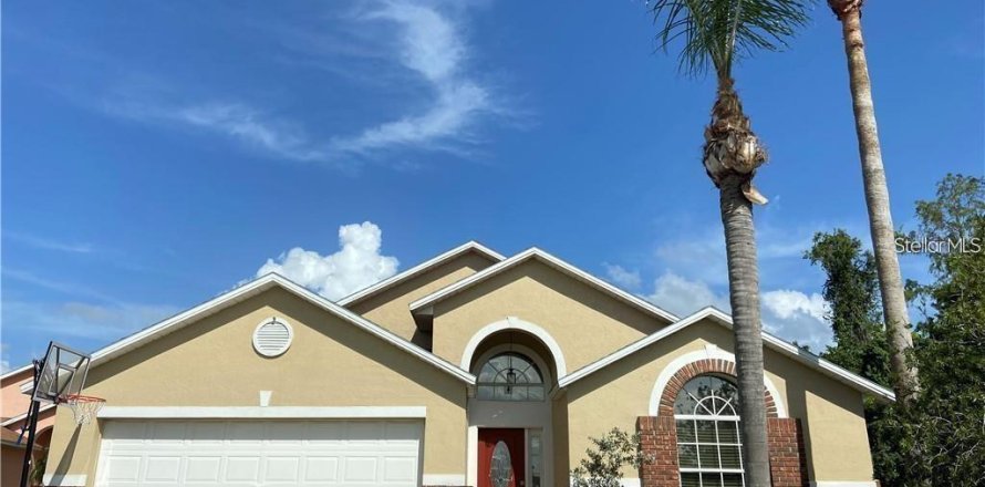 House in Kissimmee, Florida 3 bedrooms, 152.55 sq.m. № 2202340