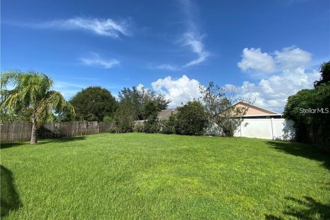 House in Kissimmee, Florida 3 bedrooms, 152.55 sq.m. № 2202340 - photo 18