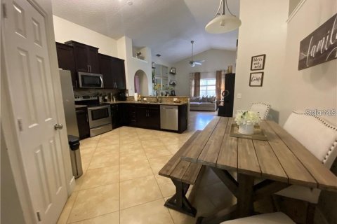 House in Kissimmee, Florida 3 bedrooms, 152.55 sq.m. № 2202340 - photo 4