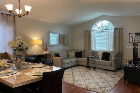 House in Kissimmee, Florida 3 bedrooms, 152.55 sq.m. № 2202340 - photo 3