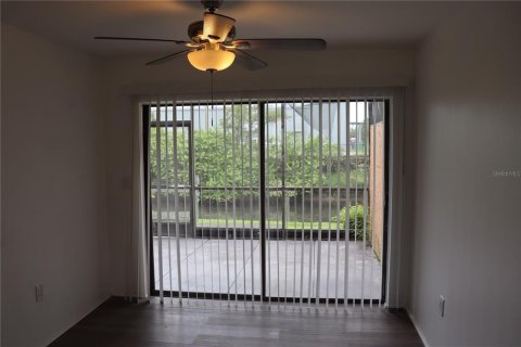 Condominio en alquiler en Port Charlotte, Florida, 2 dormitorios, 103.68 m2 № 1898514 - foto 12